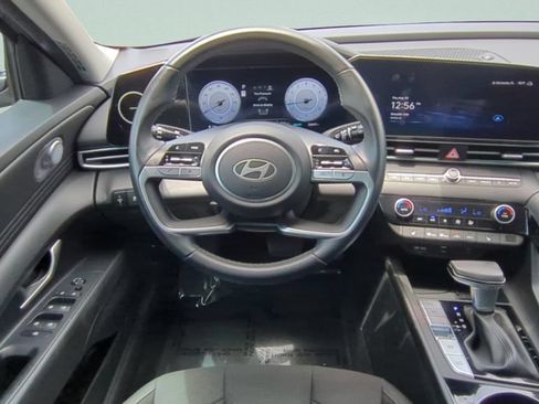 Used 2021 Hyundai Elantra SEL FWD image 13