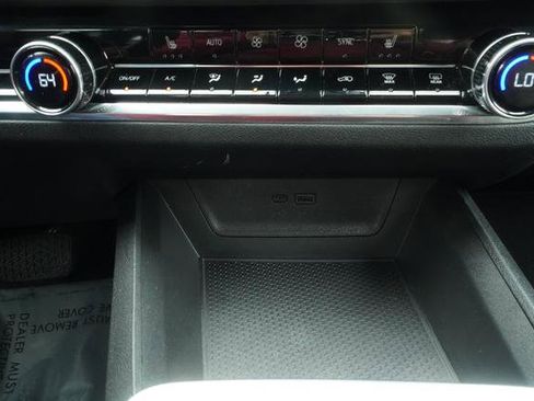 Used 2025 Chevrolet Equinox LT w/ Convenience Package II image 22