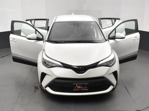 Used 2022 Toyota C-HR XLE FWD image 10