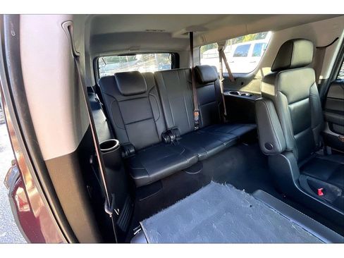 Used 2017 Chevrolet Suburban Premier image 28