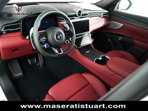 New 2025 Maserati Grecale Modena image 33