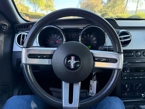 Used 2005 Ford Mustang Premium image 17