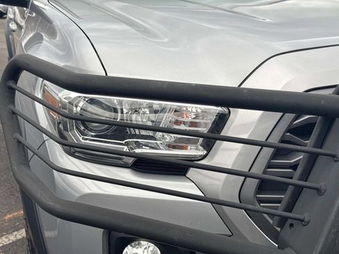 Used 2021 Toyota Tacoma TRD Off-Road w/ Technology Package image 10