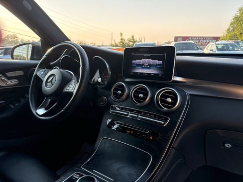 Used 2018 Mercedes-Benz GLC 300 4MATIC image 34