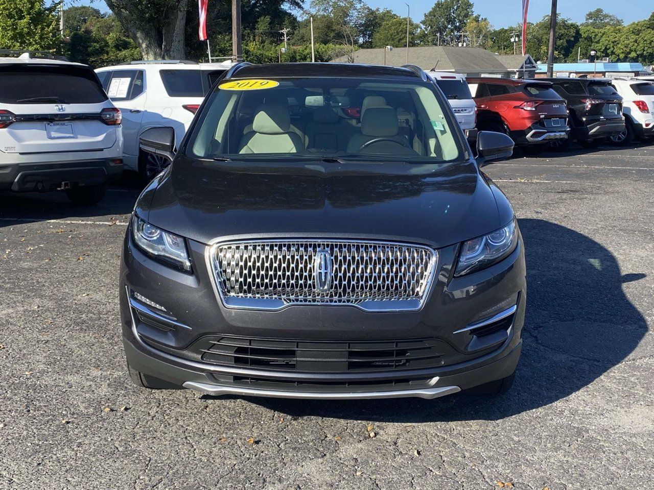 Used 2019 Lincoln MKC Reserve FWD image 2