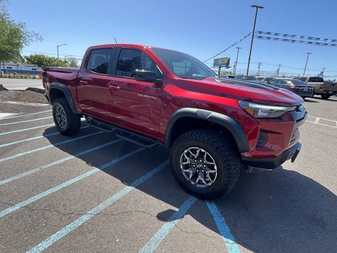 Used 2025 Chevrolet Colorado ZR2 w/ Technology Package AWD/4WD image 7