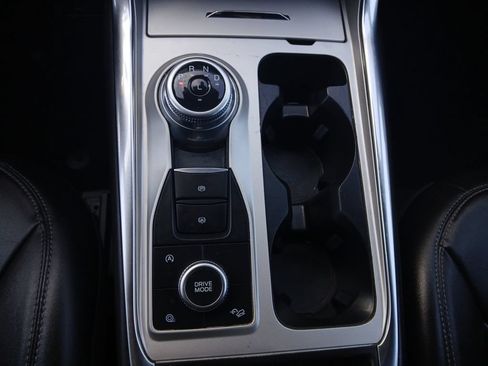 Used 2024 Ford Explorer XLT w/ Equipment Group 202A AWD/4WD image 10