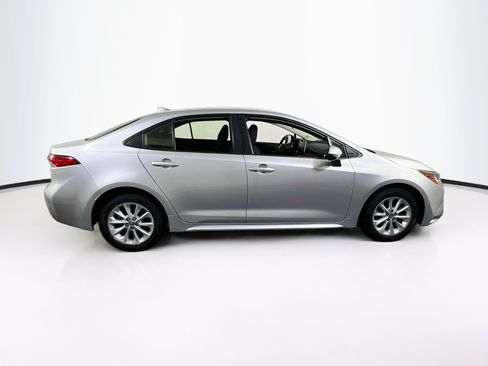 Used 2020 Toyota Corolla LE w/ LE Convenience Package FWD image 4