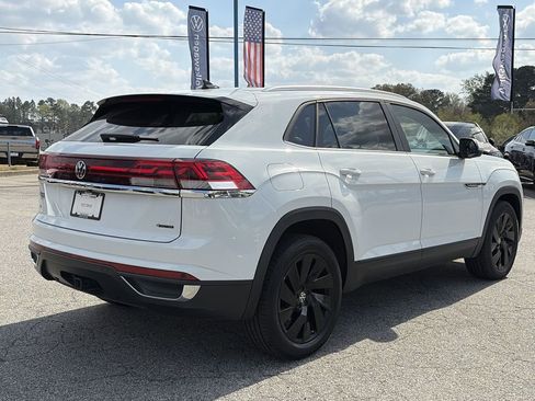 Used 2024 Volkswagen Atlas Cross Sport SE image 23