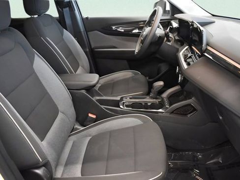 Used 2025 Chevrolet TrailBlazer LT w/ Driver Confidence Package AWD/4WD image 19