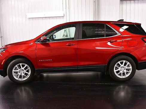 Used 2023 Chevrolet Equinox LT image 4