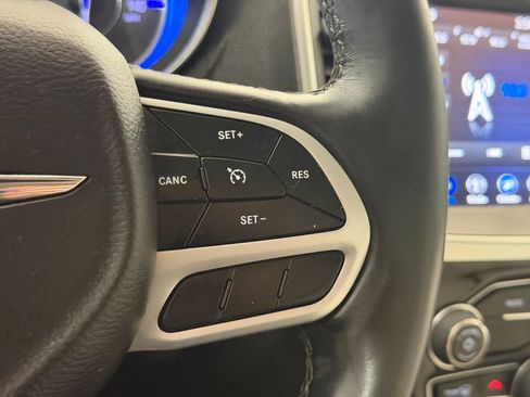 Used 2019 Chrysler 300 Limited RWD image 29