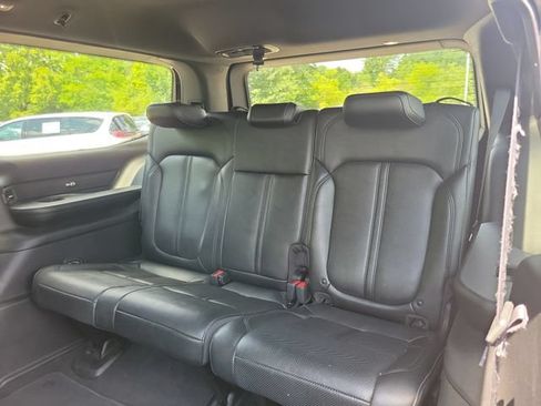 Used 2024 Jeep Wagoneer Series II AWD/4WD image 31