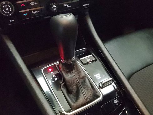 Used 2026 Jeep Compass Latitude image 25