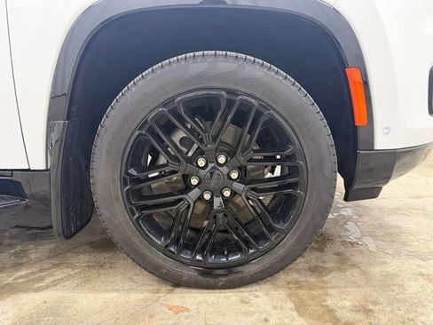 Used 2025 Jeep Wagoneer Series II w/ Premium Group I image 31