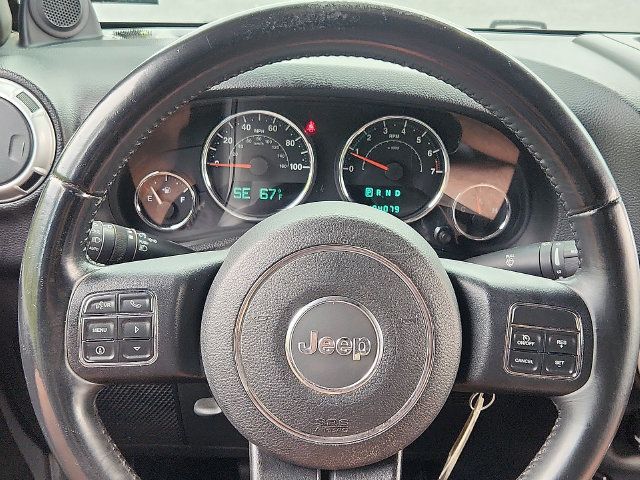Used 2014 Jeep Wrangler Unlimited Sahara w/ Connectivity Group AWD/4WD image 20