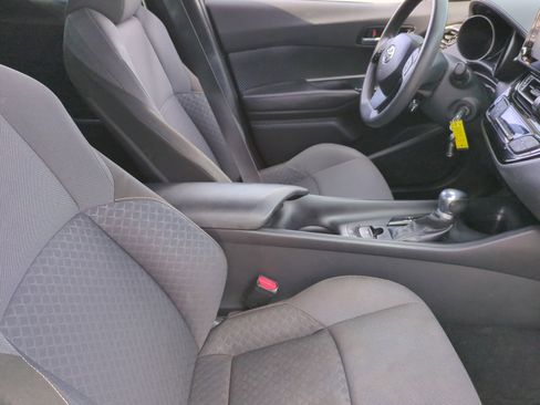 Used 2020 Toyota C-HR LE image 19