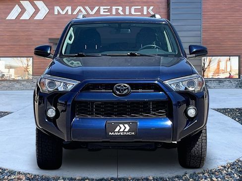 Used 2016 Toyota 4Runner SR5 AWD/4WD image 2