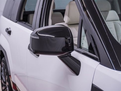 Used 2025 Hyundai Santa Fe Calligraphy image 9