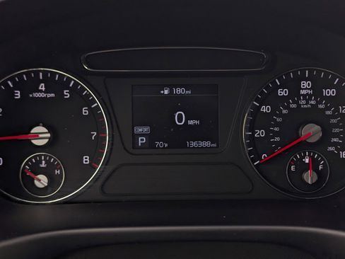 Used 2019 Kia Sorento FWD image 12