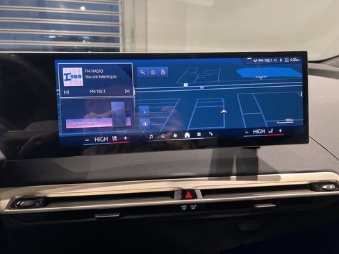 Used 2026 BMW iX xDrive45 w/ Premium Package image 21