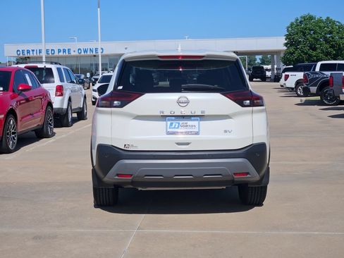 Used 2023 Nissan Rogue SV FWD image 6