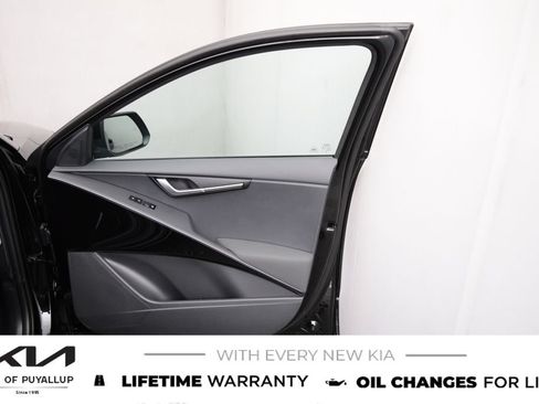 New 2026 Kia Niro EX FWD image 15