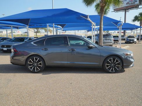 Used 2023 Honda Accord Touring image 4