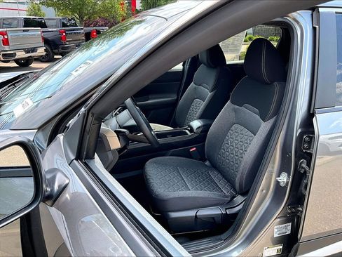 Used 2025 Nissan Kicks SV AWD/4WD image 10
