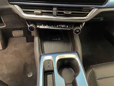 Used 2025 Chevrolet Equinox EV LT w/ Convenience Package image 21