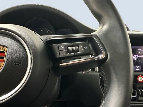 Used 2024 Porsche Macan AWD/4WD image 18
