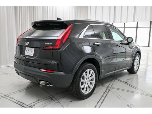 Used 2020 Cadillac XT4 Luxury w/ Cold Weather Package AWD/4WD image 7