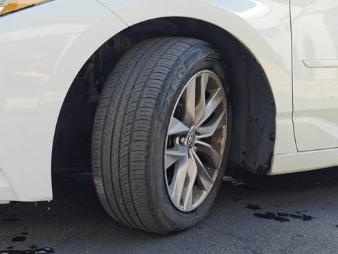 Used 2020 Toyota Avalon XLE image 35