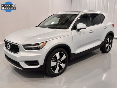Used 2020 Volvo XC40 T5 Momentum