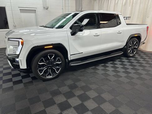 Used 2025 GMC Sierra EV Denali AWD/4WD image 5