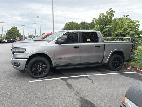 Used 2025 RAM 1500 Laramie w/ Night Edition AWD/4WD image 4