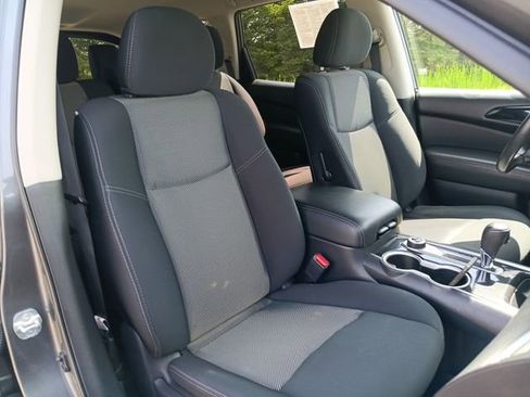 Used 2019 Nissan Pathfinder SV AWD/4WD image 15