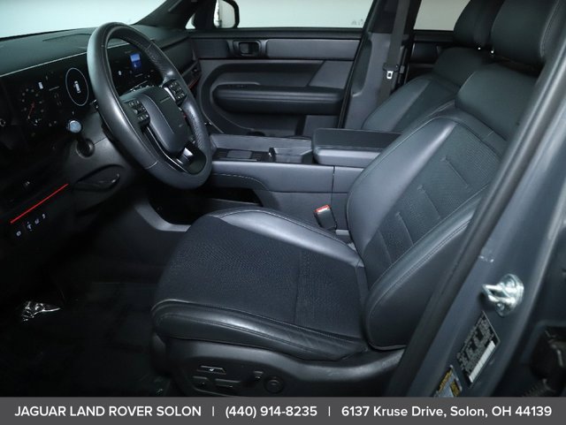 Used 2025 Hyundai Santa Fe Calligraphy AWD/4WD image 17