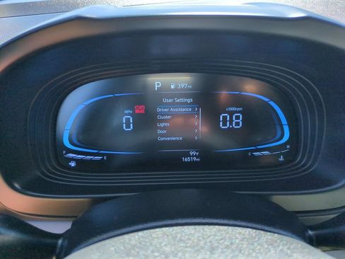 Used 2025 Hyundai Venue SEL FWD image 16