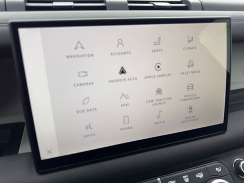 Used 2025 Land Rover Defender 110 S image 64