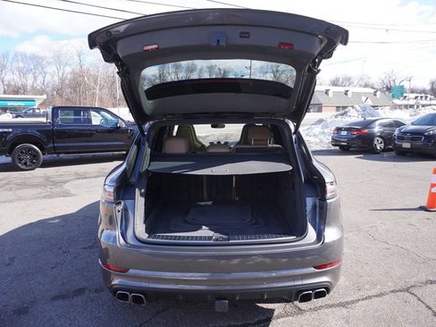 Used 2020 Porsche Cayenne Turbo AWD/4WD image 21