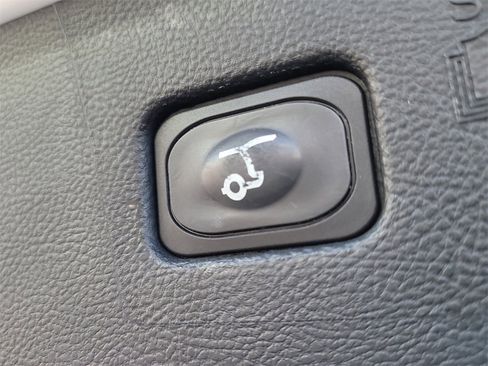 Certified 2020 Ford Edge Titanium image 9