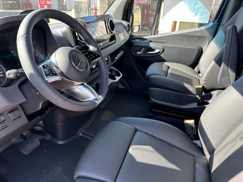 New 2025 Mercedes-Benz Sprinter 2500 image 10