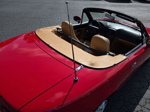 Used 1994 MAZDA MX-5 Miata RWD image 42