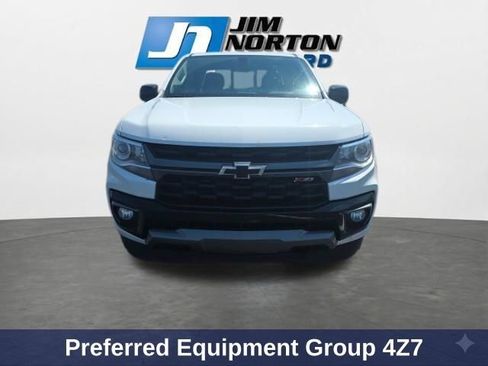 Used 2022 Chevrolet Colorado Z71 AWD/4WD image 3