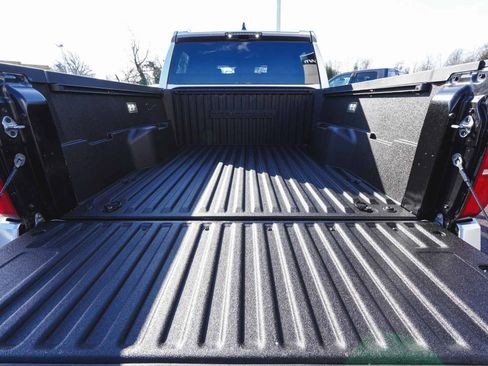 Used 2025 Toyota Tacoma TRD Off-Road image 45