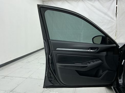 Used 2022 Nissan Altima 2.5 SV FWD image 18