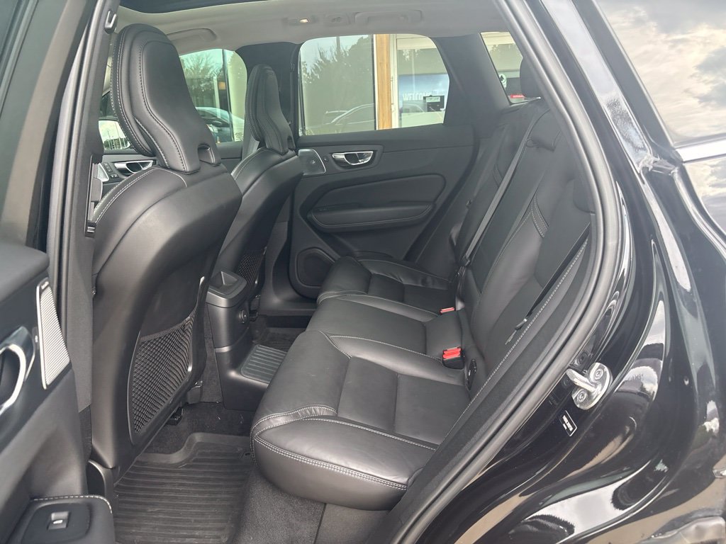 Used 2022 Volvo XC60 T8 Inscription w/ Advanced Package AWD/4WD image 11