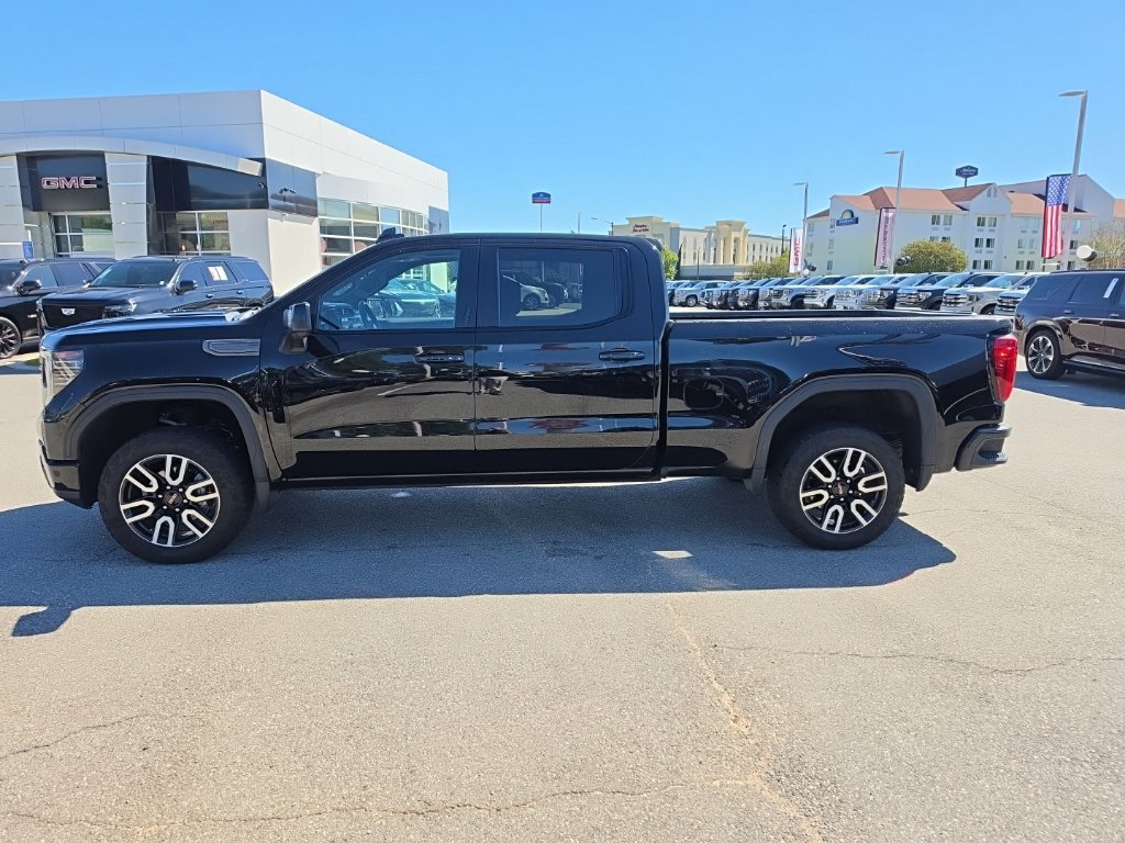 Used 2023 GMC Sierra 1500 AT4 w/ AT4 Premium Package AWD/4WD image 4