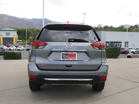 Used 2020 Nissan Rogue SV image 7
